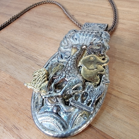 Safari Animal Metal Pendant Necklace - Picture 7 of 17